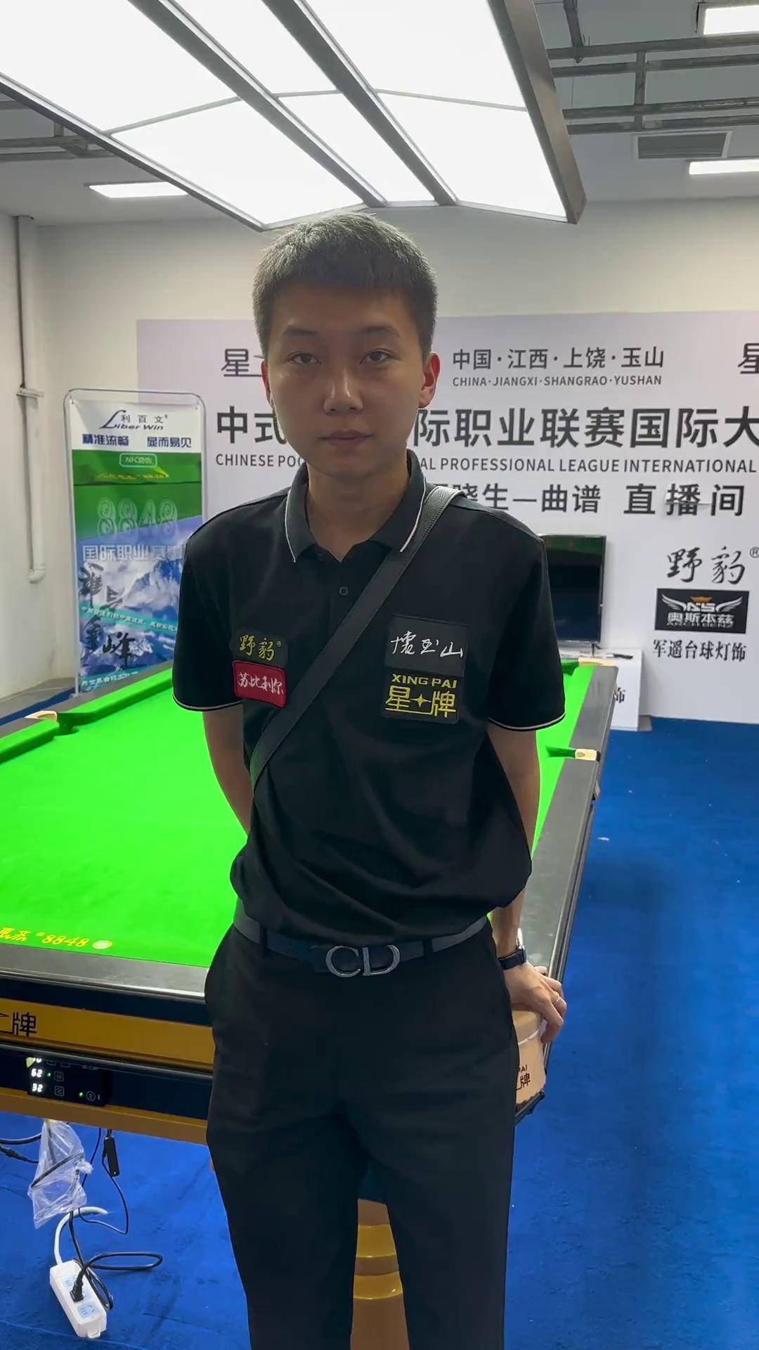 C罗的曼联队友，解说又被打脸！鲁尼：我喜欢吃鱼，但害怕大鱼.