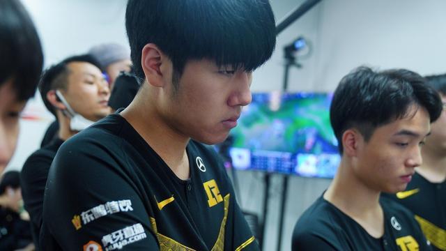 雄霸地位的 雄霸地位的